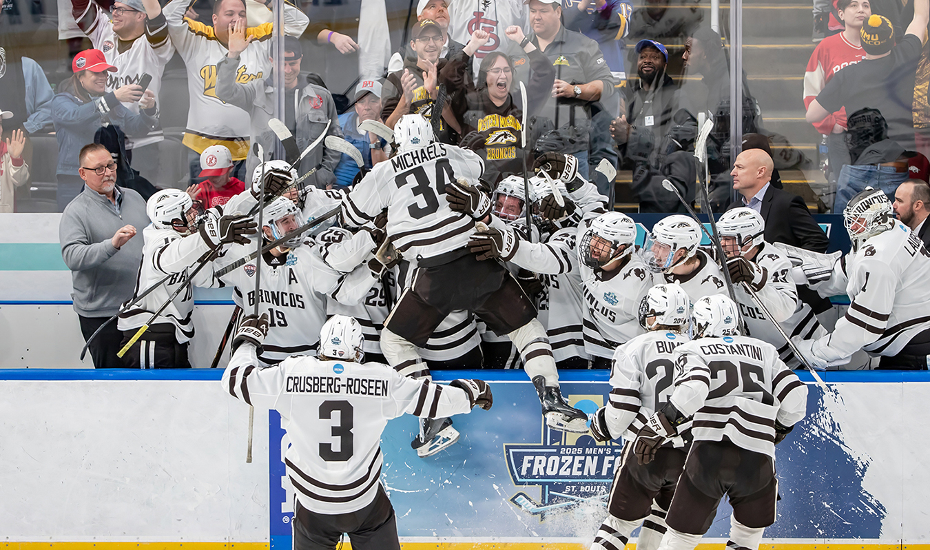wmu hockey team celebrates its victory