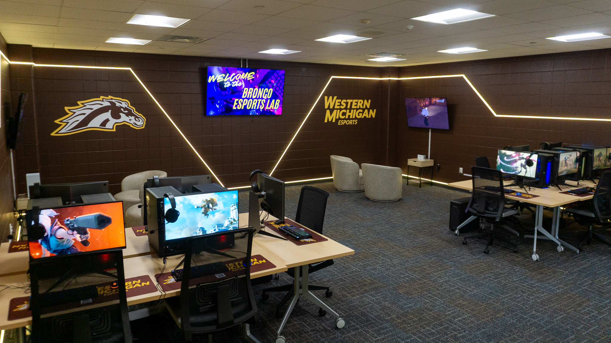 Larger photo of Esports lab