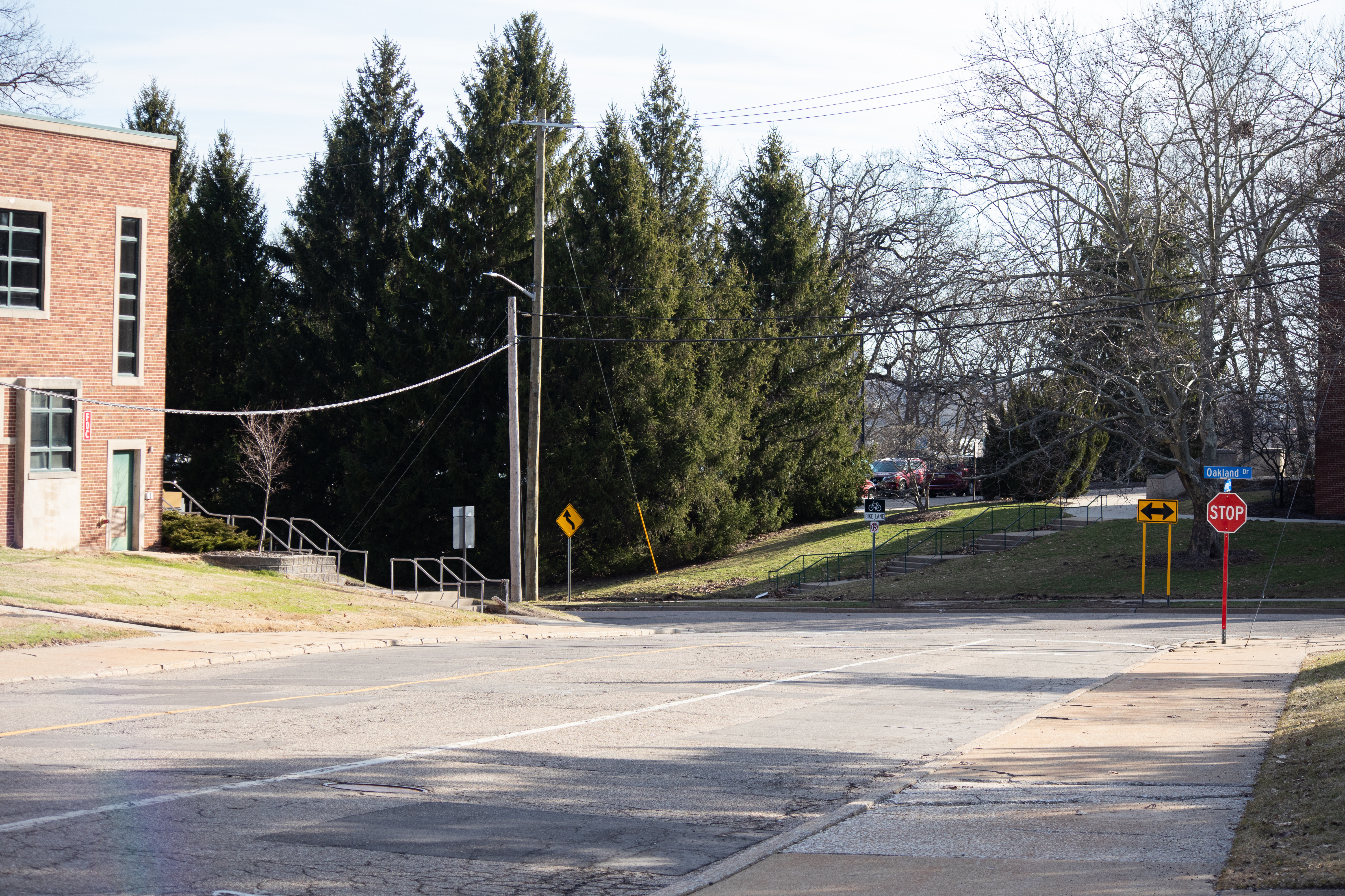 Oliver Lane intersection with Oakland Drive