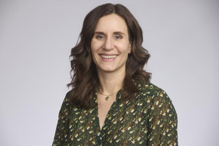 Headshot of Beth Pappalardo