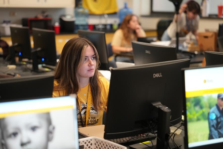 Student Investigator working in the CCP bullpen.