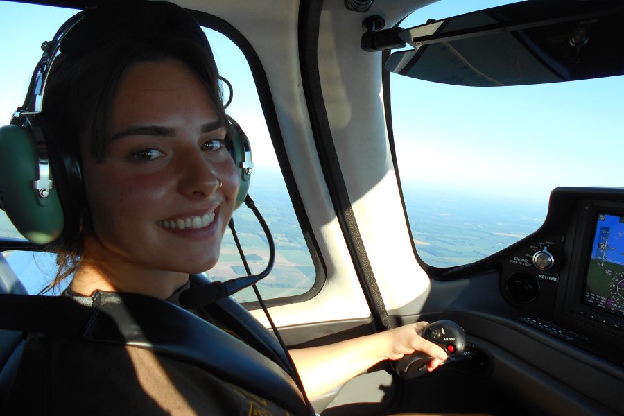 Student Pilot training in Cirrus plane
