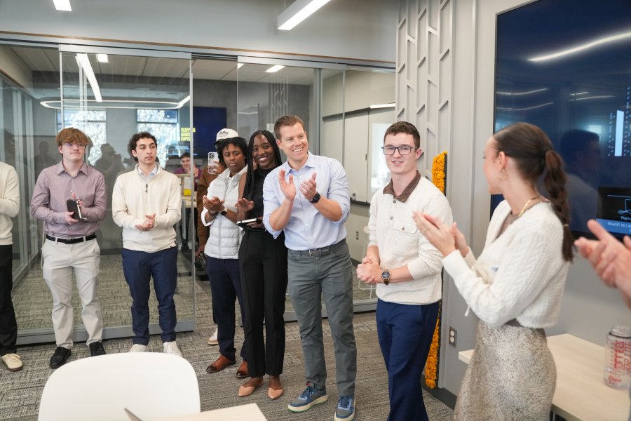 Doug Lepisto talks with WMU students in Management 2020 at Sleeping Giant Capital