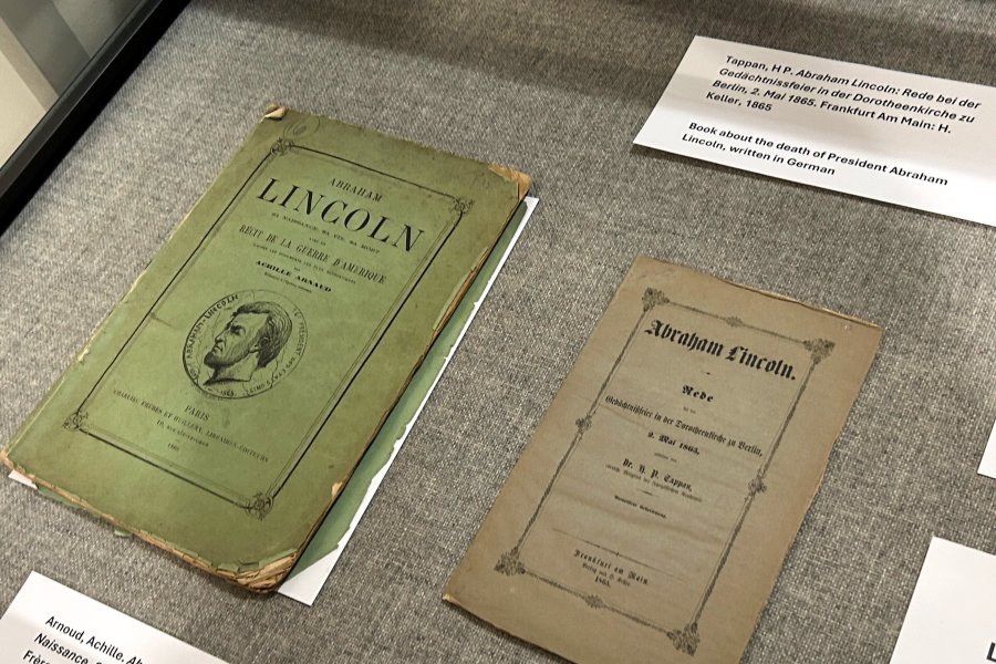 Exhibit case at Waldo Library about Lincoln Around the World.