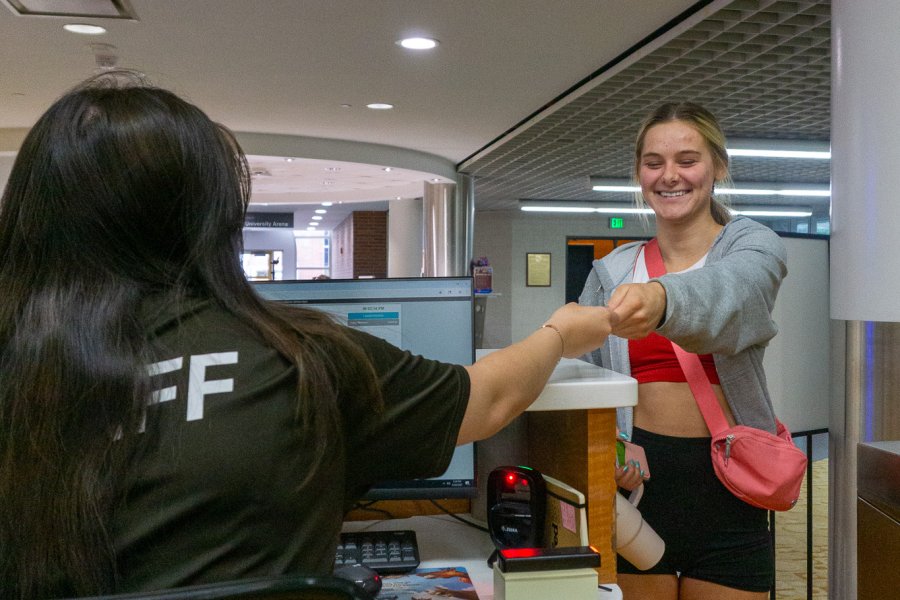 WMU Student checking into the rec center