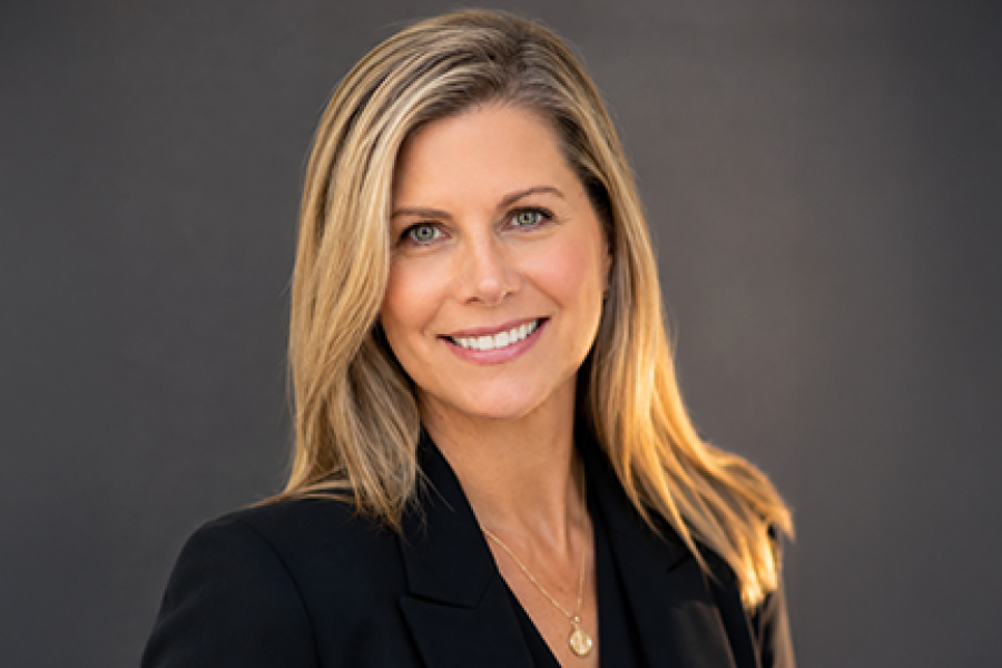 Jennifer Paulson professional Headshot