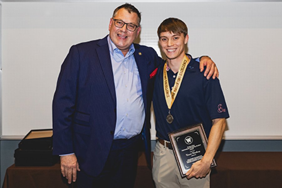 Zondag and a student scholarship winner