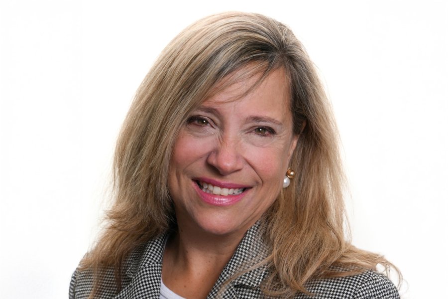 Lynn Petrak