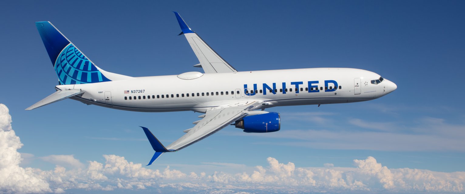 United plane flying.