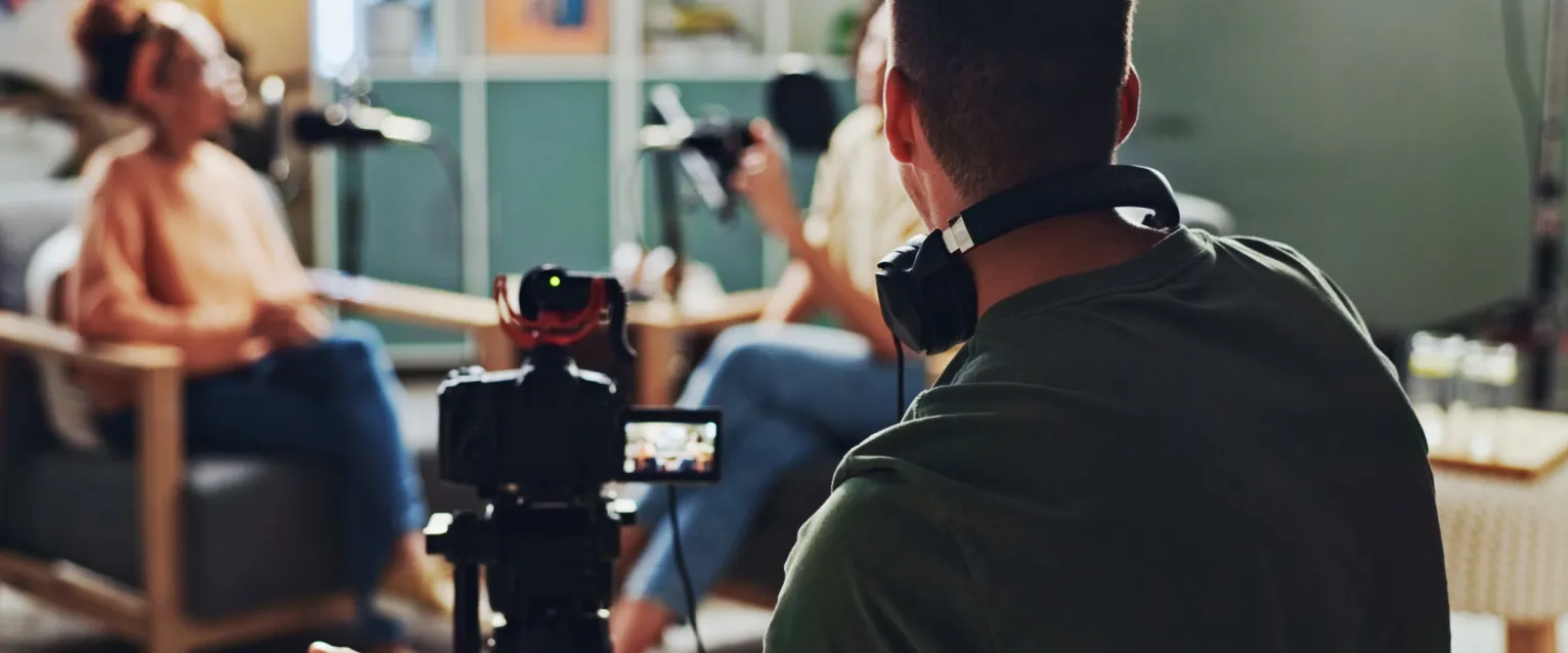 An active digital production to tell a story with a community.