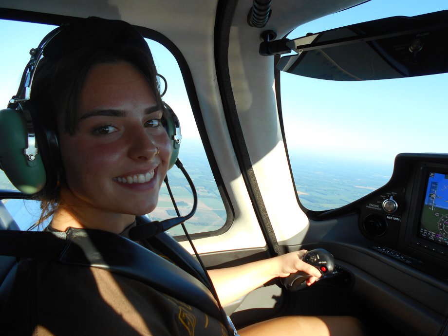 Student Pilot training in Cirrus plane