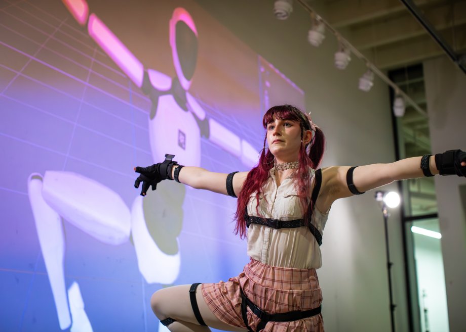 KI Student in Motion Capture Suit