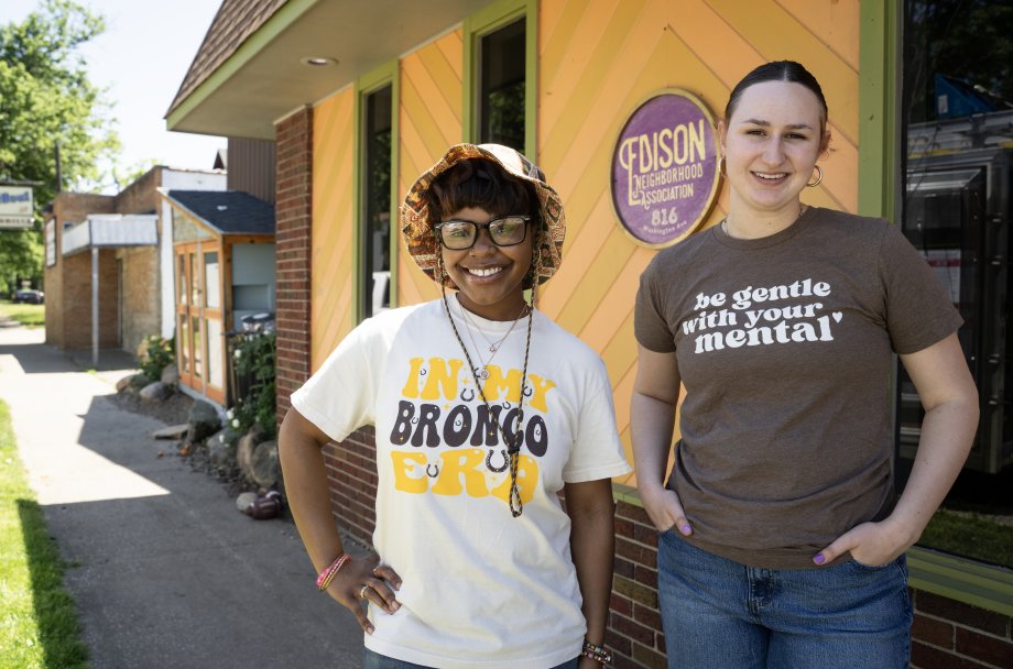 A portrait of Jazmine Grays and Kayleigh Podolski outside the Edison Neighborhood Association.