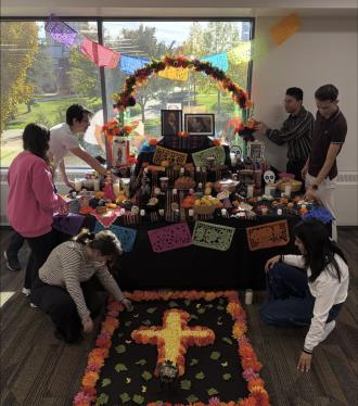 Altar de muertos 2025