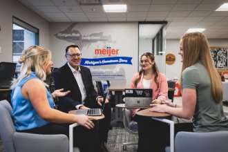 Food marketing students with Dr. Russell Zwanka