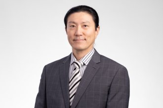 Dr. Heon Park's headshot
