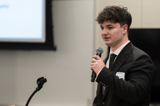 Jacob sdelivereing his elevator pitch for Lampure