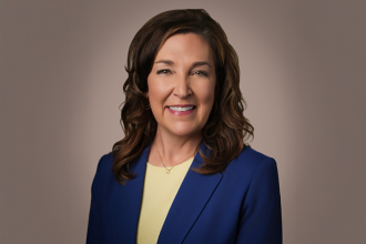 Colleen Lindholz headshot