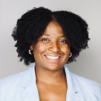 Kelly Darling professional headshot