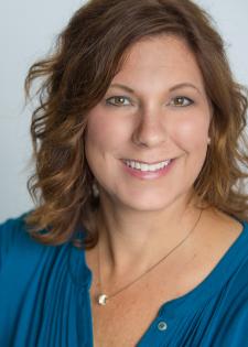 Angie Moe headshot