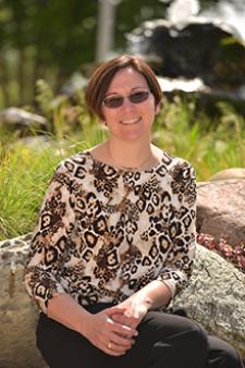 Dr. Heather Petcovic named associate dean